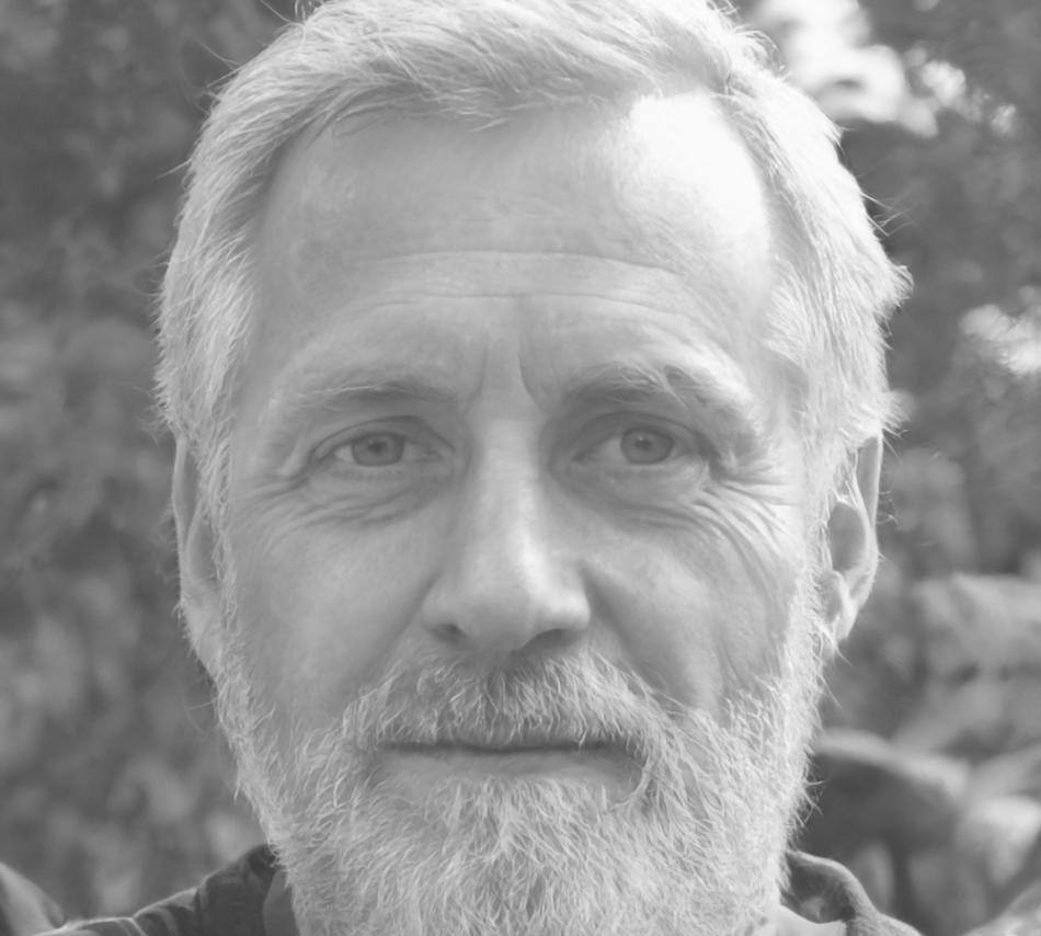 Aurelio Mendoza, consultor financiero especializado en presupuestos familiares